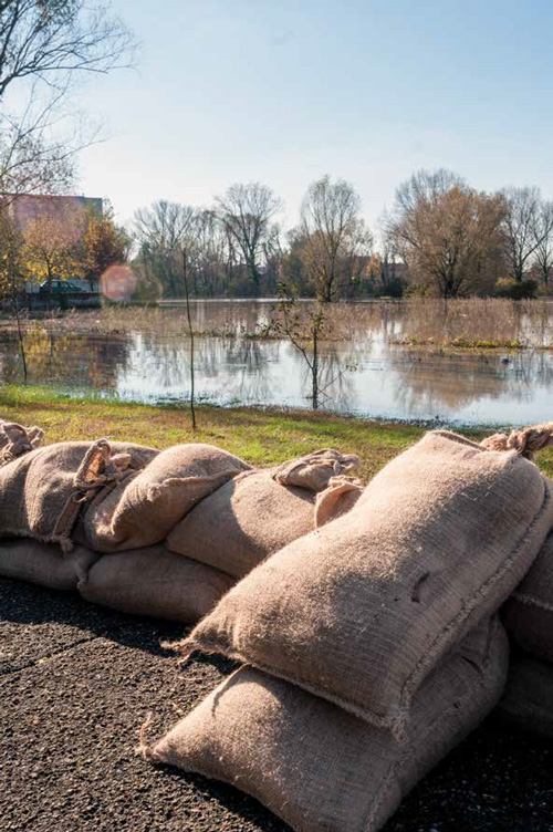 flood-sandbags-pic.jpg